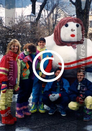 1994 Frank Masmeijer met zijn vrienden die in een van zijn laatste show de hoofdprijs wonnen t.w.v. zo\'n 25 a 30.000 gulden tijdens de HolidayShow
Dit zijn foto\'s die zijn gemaakt  enkele weken voordaat de show werd genomen op een wintersportvakantie met dezelfde vreiden.