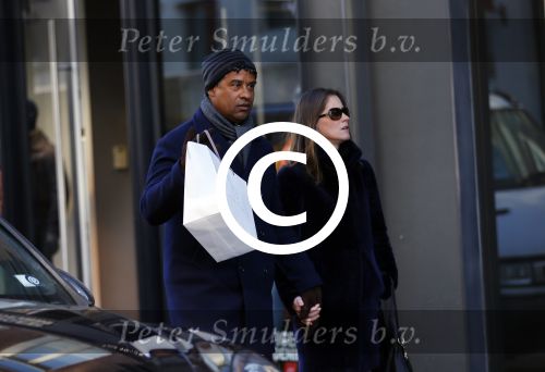 Amsterdam 6 februari 2015
Frank Rijkaard met zijn vrouw Stefanie op de pc hooftstraat en in het vondelpark