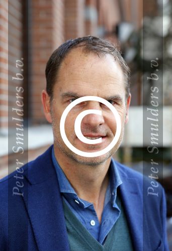 Amsterdam 2 februari 2015Presentatie helden van Frits en Barbara Barend. Op de cover staan Guus Hiddink en Frank de Boer.In het blad staan oa interviews met Jorien ter Mors Thijsje Oenema en Kai Reus.De presentatie was bij gassan diamonds.