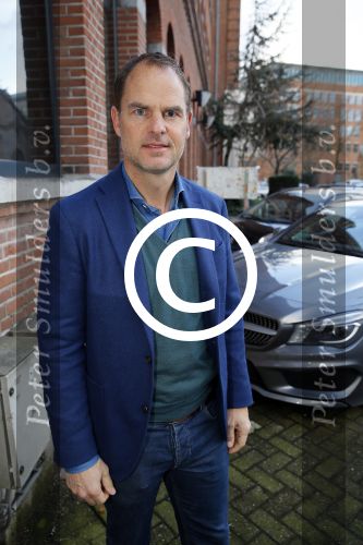 Amsterdam 2 februari 2015Presentatie helden van Frits en Barbara Barend. Op de cover staan Guus Hiddink en Frank de Boer.In het blad staan oa interviews met Jorien ter Mors Thijsje Oenema en Kai Reus.De presentatie was bij gassan diamonds.