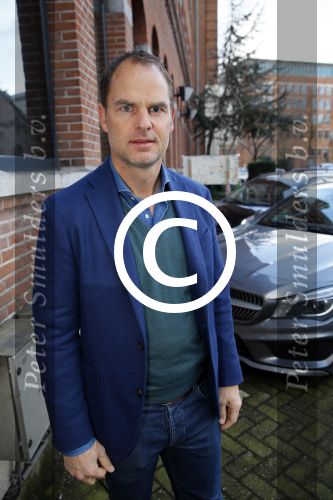 Amsterdam 2 februari 2015Presentatie helden van Frits en Barbara Barend. Op de cover staan Guus Hiddink en Frank de Boer.In het blad staan oa interviews met Jorien ter Mors Thijsje Oenema en Kai Reus.De presentatie was bij gassan diamonds.