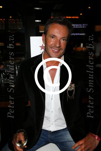 Uitgeest 19 januari 2015
Nieuwjaarsreceptie Henk Geels in Bobs saloon in uitgeest.
Gerard Joling met Bobbi Eden