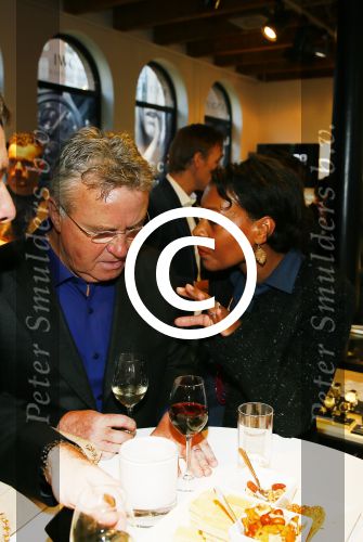 Amsterdam 2 februari 2015
Presentatie helden van Frits en Barbara Barend. Op de cover staan Guus Hiddink en Frank de Boer.
In het blad staan oa interviews met Jorien ter Mors Thijsje Oenema en Kai Reus.
De presentatie was bij gassan diamonds.
Guus met zijn vriendin