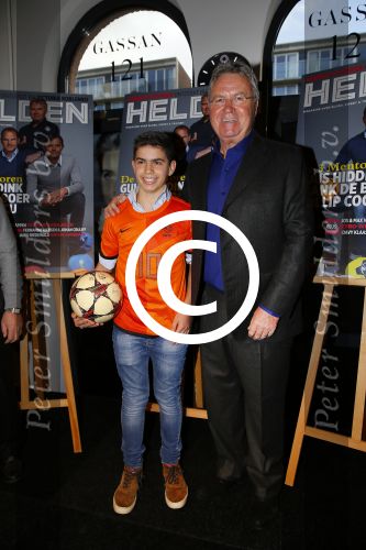 Amsterdam 2 februari 2015Presentatie helden van Frits en Barbara Barend. Op de cover staan Guus Hiddink en Frank de Boer.In het blad staan oa interviews met Jorien ter Mors Thijsje Oenema en Kai Reus.De presentatie was bij gassan diamonds.