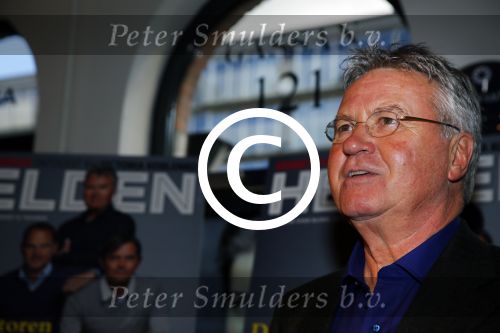 Amsterdam 2 februari 2015Presentatie helden van Frits en Barbara Barend. Op de cover staan Guus Hiddink en Frank de Boer.In het blad staan oa interviews met Jorien ter Mors Thijsje Oenema en Kai Reus.De presentatie was bij gassan diamonds.