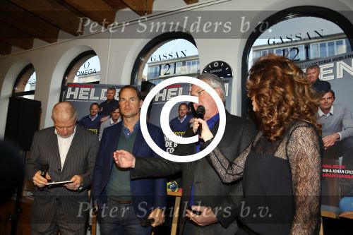 Amsterdam 2 februari 2015
Presentatie helden van Frits en Barbara Barend. Op de cover staan Guus Hiddink en Frank de Boer.
In het blad staan oa interviews met Jorien ter Mors Thijsje Oenema en Kai Reus.
De presentatie was bij gassan diamonds.