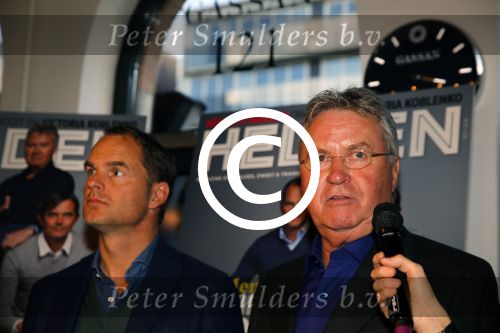 Amsterdam 2 februari 2015
Presentatie helden van Frits en Barbara Barend. Op de cover staan Guus Hiddink en Frank de Boer.
In het blad staan oa interviews met Jorien ter Mors Thijsje Oenema en Kai Reus.
De presentatie was bij gassan diamonds.