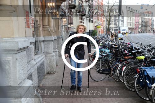 Amsterdam 8 februari 2015
Premiere Sonneveld in het nieuwe de la mar.
hans Klok met ex vriend op krukken