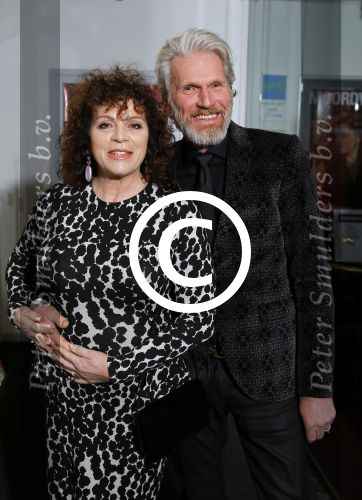 Leiden 27 januari 2015
Premiere De Verleiding van een Moordvrouw in schouwburg van Leiden.
Henriette Tol met man