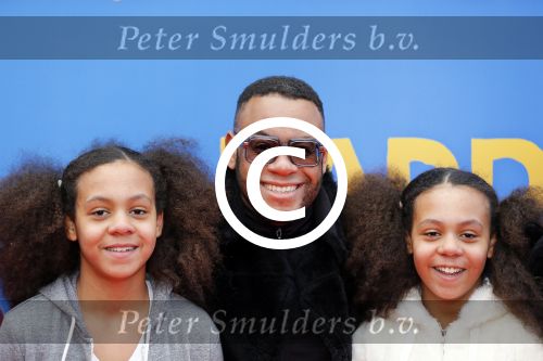 Amsterdam 8 februari 2015
Premiere Paddington in Pathe Arena met stemmencast Beau v Erven Dorens en Lange Frans.
Howard Komproe met dochters