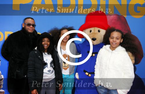 Amsterdam 8 februari 2015
Premiere Paddington in Pathe Arena met stemmencast Beau v Erven Dorens en Lange Frans.
Howard Komproe met dochters