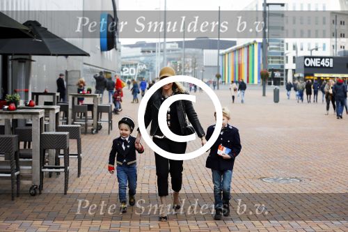 Amsterdam 8 februari 2015
Premiere Paddington in Pathe Arena met stemmencast Beau v Erven Dorens en Lange Frans.
Jetteke v Lexmond met kinderen