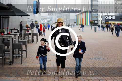Amsterdam 8 februari 2015
Premiere Paddington in Pathe Arena met stemmencast Beau v Erven Dorens en Lange Frans.
Jetteke v Lexmond met kinderen