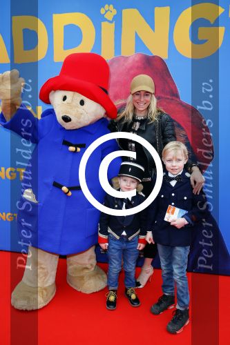 Amsterdam 8 februari 2015
Premiere Paddington in Pathe Arena met stemmencast Beau v Erven Dorens en Lange Frans.
Jetteke v Lexmond met kinderen