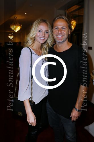 Amsterdam 6 februari 2015
Fedde Legrand in Carre . John Ewbank en Allan Harderberg met hun vrouwen ( Kelly Weekers)