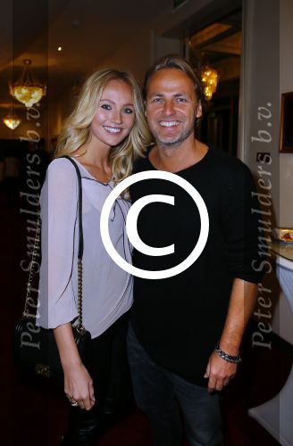 Amsterdam 6 februari 2015
Fedde Legrand in Carre . John Ewbank en Allan Harderberg met hun vrouwen ( Kelly Weekers)