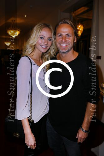 Amsterdam 6 februari 2015
Fedde Legrand in Carre . John Ewbank en Allan Harderberg met hun vrouwen ( Kelly Weekers)