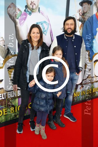 Amsterdam 1 februari 2015
Premiere Jack in theater Amsterdam met  oa Matsen Montsma Georgina Verbaan Jelka v Houten Patrick Stoof Gijs Naber Tygo Gernandt en Plien v Bennekom.
Kaja Wolfers met vriendin en kinderen