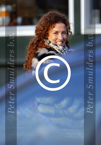 Uitdam/Amsterdam 17 januari 2015
Katja Schuurman rijdt met dochter Sammie van hun huis naar een landwinkel in Amsterdam waar ze samen boodschappen doen.