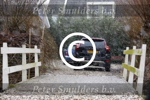 Uitdam - Zuiderwoude 29 januari 2015
De vader van Katja Schuurman haaltr zijn kleindochter Sammie op van school.