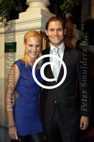 Amsterdam 29 oktober 2009
Beaumonde awards in het Amstel hotel. KIMBERLY KLAVER MET VRIEND
Peter Smulders bv