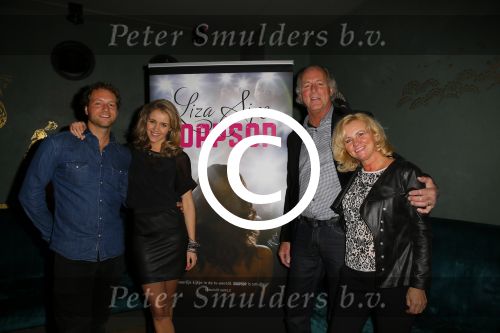 Amsterdam 20 januari 2015
Presentatie debuut boek Liza Sips in club Abe. Liza met ouders en broer