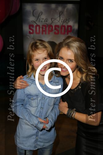 Amsterdam 20 januari 2015
Presentatie debuut boek Liza Sips in club Abe
Renee Vervoorn met dochter Lisa en Guy v Reijden