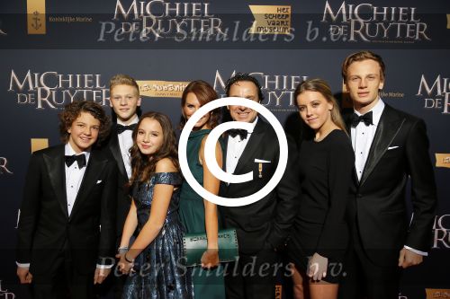 Amsterdam 26 januari 2015
Premiere Michiel de Ruyter film in het scheepvaartmuseum Marco Borsato  Leontine Borsato Luca Borsato Jada Borsato en Senna Borsato 
Jada met vriendje en Luca met vriendinnetje