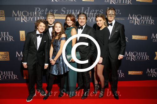 Amsterdam 26 januari 2015
Premiere Michiel de Ruyter film in het scheepvaartmuseum Marco Borsato  Leontine Borsato Luca Borsato Jada Borsato en Senna Borsato 
Jada met vriendje en Luca met vriendinnetje