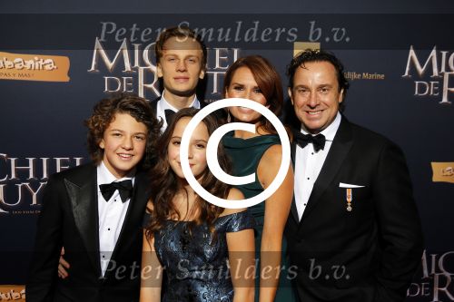 Amsterdam 26 januari 2015
Premiere Michiel de Ruyter film in het scheepvaartmuseum 
Marco Borsato  Leontine Borsato Luca Borsato Jada Borsato en Senna Borsato