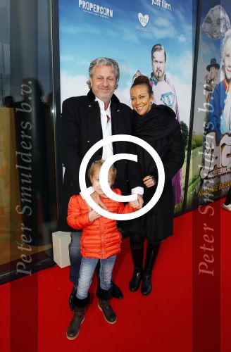 Amsterdam 1 februari 2015
Premiere Jack in theater Amsterdam met  oa Matsen Montsma Georgina Verbaan Jelka v Houten Patrick Stoof Gijs Naber Tygo Gernandt en Plien v Bennekom.
Mark Teurlings metvrouw Yvette en dochter Cleonice