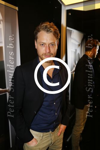 Amsterdam 23 januari 2015
Anna Drijver op de fietsRed carpet op de amsterdam fashion week powered by Mercedes.
Mark v Eeuwen