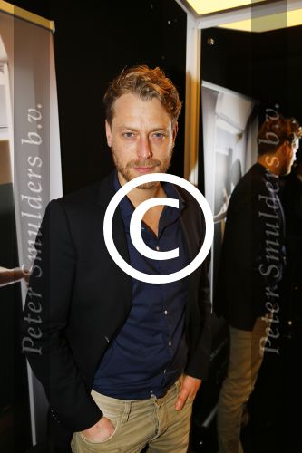 Amsterdam 23 januari 2015
Anna Drijver op de fietsRed carpet op de amsterdam fashion week powered by Mercedes.
Mark v Eeuwen