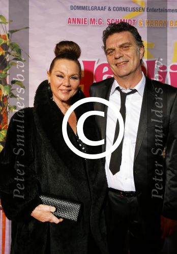 Breda 1 februari 2015
Premiere Heerlijk duurt het langst in het chasse theater.
Maya Vandenbroecke met vriend