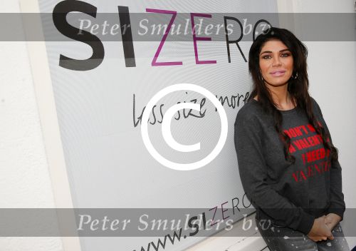 Apeldoorn 19 januari 2015
Melisa v d Meyde en Andy in haar salon en bij hun nieuwe huis. Melisa heeft voortaan de sizero van tamara Elbaz.