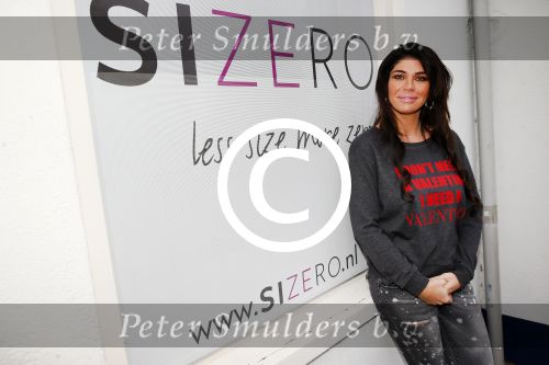 Apeldoorn 19 januari 2015
Melisa v d Meyde en Andy in haar salon en bij hun nieuwe huis. Melisa heeft voortaan de sizero van tamara Elbaz.
