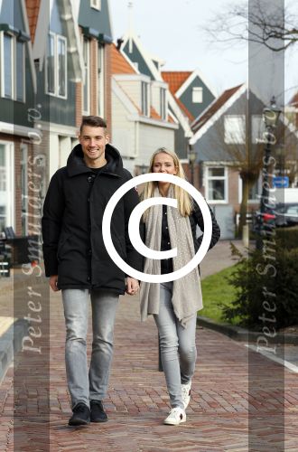 Volendam 8 februari 2015
Monique Smit zwanger met haar vriend Martijn in Volendam.