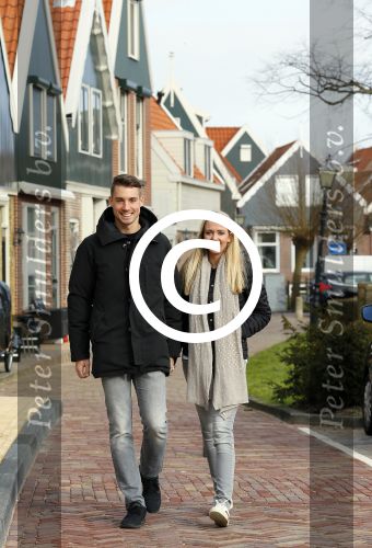 Volendam 8 februari 2015
Monique Smit zwanger met haar vriend Martijn in Volendam.