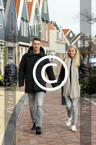 Volendam 8 februari 2015
Monique Smit zwanger met haar vriend Martijn in Volendam.
