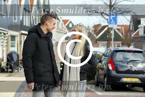Volendam 8 februari 2015
Monique Smit zwanger met haar vriend Martijn in Volendam.