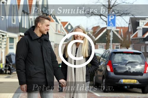 Volendam 8 februari 2015
Monique Smit zwanger met haar vriend Martijn in Volendam.
