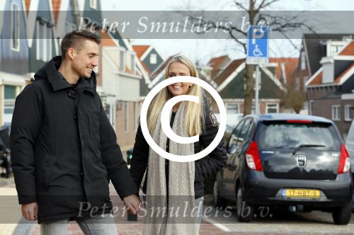 Volendam 8 februari 2015
Monique Smit zwanger met haar vriend Martijn in Volendam.