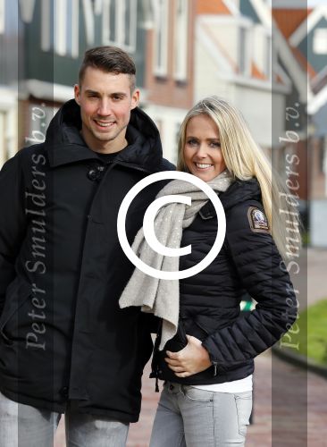 Volendam 8 februari 2015
Monique Smit zwanger met haar vriend Martijn in Volendam.