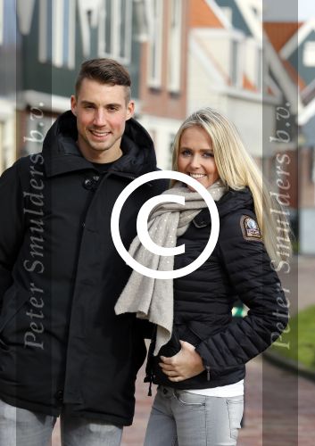 Volendam 8 februari 2015
Monique Smit zwanger met haar vriend Martijn in Volendam.