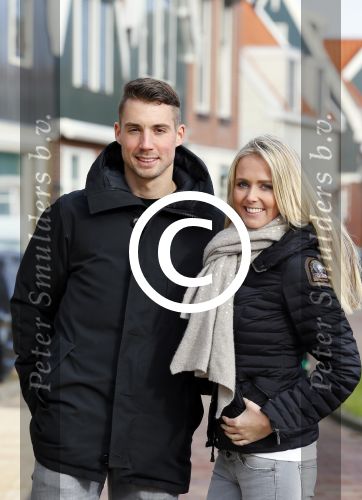 Volendam 8 februari 2015
Monique Smit zwanger met haar vriend Martijn in Volendam.