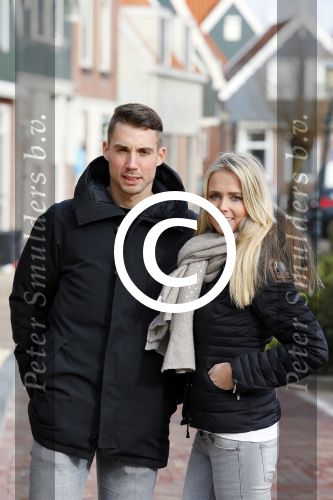 Volendam 8 februari 2015
Monique Smit zwanger met haar vriend Martijn in Volendam.