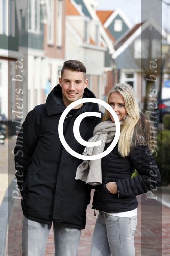 Volendam 8 februari 2015
Monique Smit zwanger met haar vriend Martijn in Volendam.