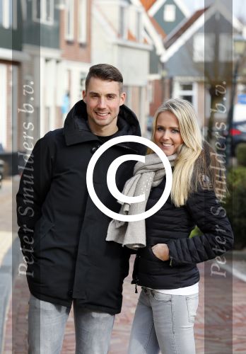 Volendam 8 februari 2015
Monique Smit zwanger met haar vriend Martijn in Volendam.