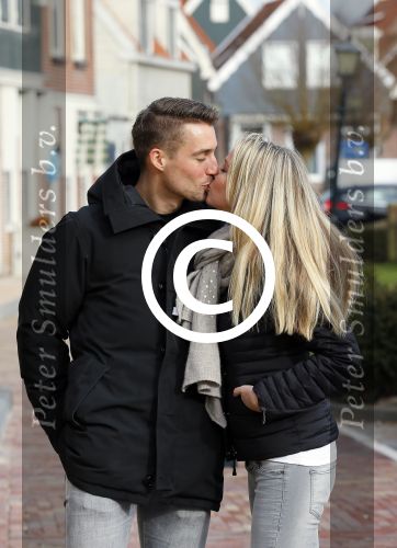 Volendam 8 februari 2015
Monique Smit zwanger met haar vriend Martijn in Volendam.