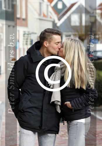 Volendam 8 februari 2015
Monique Smit zwanger met haar vriend Martijn in Volendam.